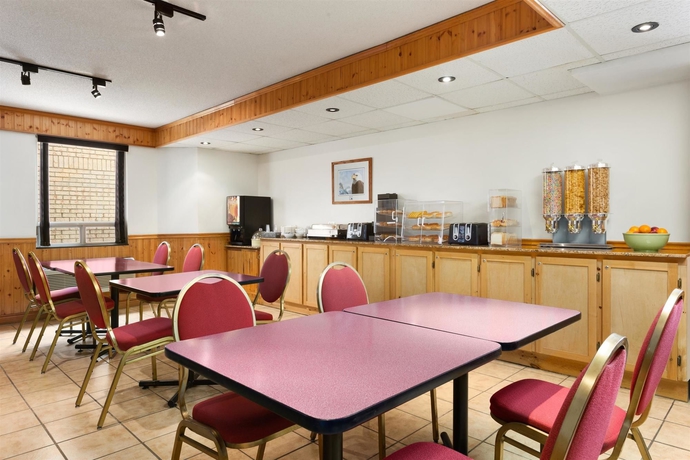 Imagen del bar/restaurante del Hotel Travelodge By Wyndham Brockville. Foto 3