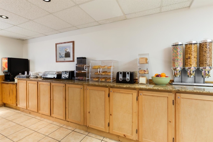Imagen del bar/restaurante del Hotel Travelodge By Wyndham Brockville. Foto 4