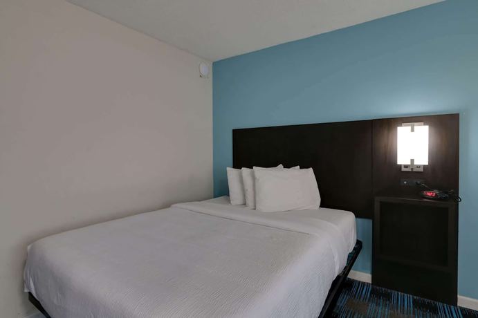 Imagen de la habitación del Hotel Travelodge By Wyndham Calhoun South I-75. Foto 3