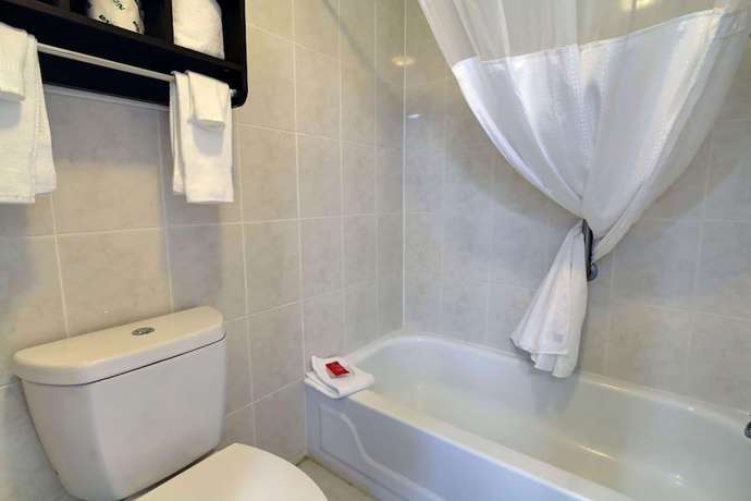 Imagen de la habitación del Hotel Travelodge By Wyndham Calhoun South I-75. Foto 15