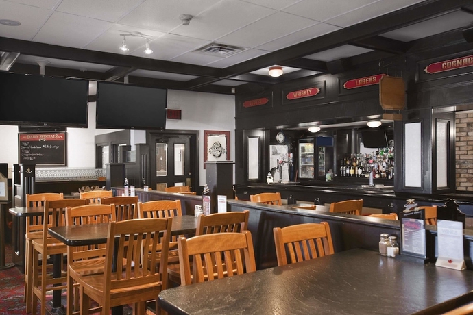 Imagen del bar/restaurante del Hotel Travelodge By Wyndham Cambridge - Waterloo. Foto 2