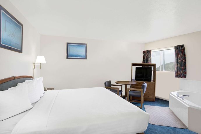 Imagen de la habitación del Hotel Travelodge By Wyndham Cedar City. Foto 8