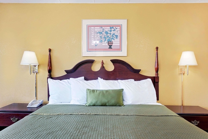 Imagen de la habitación del Hotel Travelodge By Wyndham Chambersburg. Foto 9