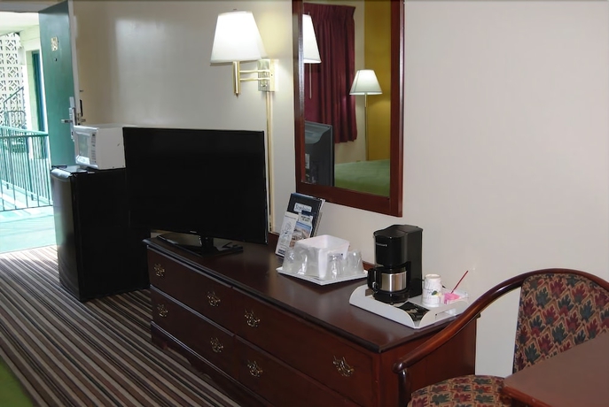 Imagen de la habitación del Hotel Travelodge By Wyndham Chambersburg. Foto 10