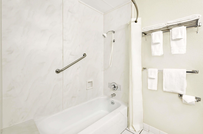 Imagen de la habitación del Hotel Travelodge By Wyndham Chambersburg. Foto 15