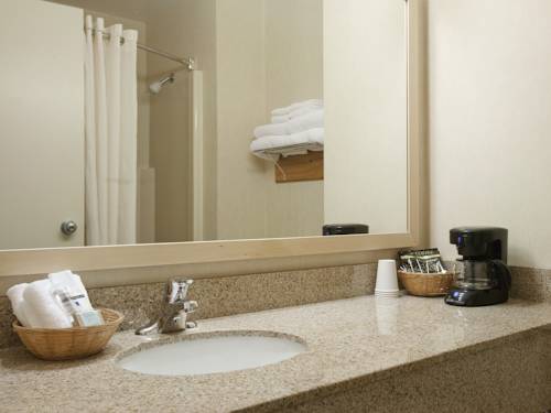 Imagen de la habitación del Hotel Travelodge By Wyndham Chatham. Foto 8