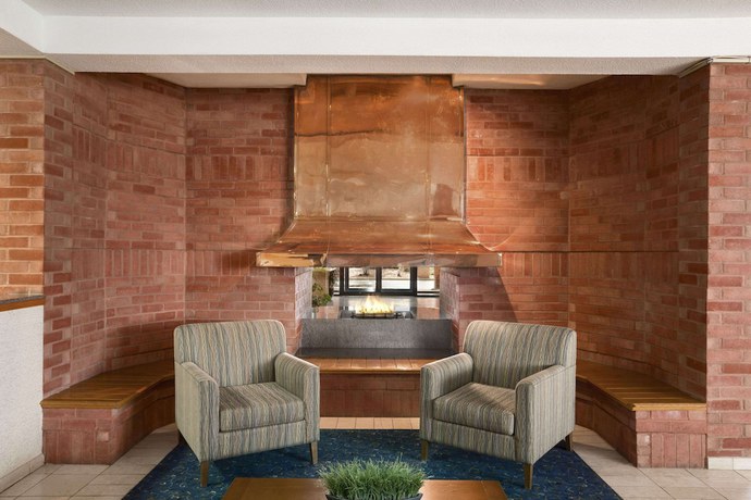 Imagen de los interiores del Hotel Travelodge By Wyndham Chatham. Foto 13