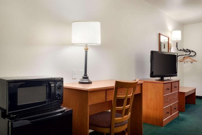 Imagen de la habitación del Hotel Travelodge By Wyndham Clinton Valley West Court. Foto 8
