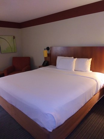 Imagen de la habitación del Hotel Travelodge By Wyndham Columbus State University. Foto 4