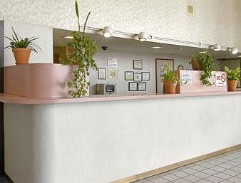 Imagen de los interiores del Hotel Travelodge By Wyndham Commerce Los Angeles Area. Foto 6