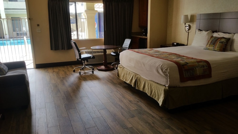 Imagen de la habitación del Hotel Travelodge By Wyndham Costa Mesa Newport Beach Hacienda. Foto 5
