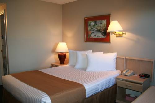 Imagen de la habitación del Hotel Travelodge By Wyndham Courtenay Bc. Foto 16