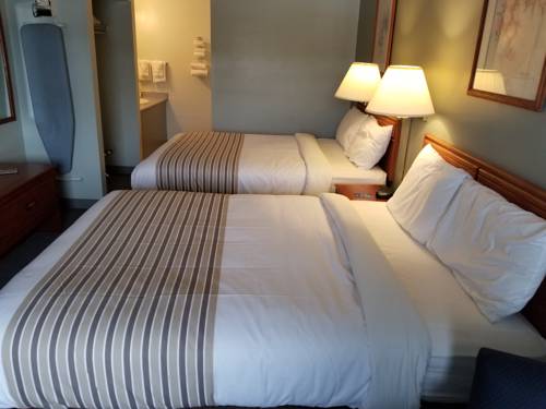 Imagen de la habitación del Hotel Travelodge By Wyndham Cranbrook. Foto 11