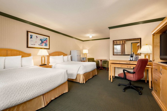 Imagen de la habitación del Hotel Travelodge By Wyndham Dawson Creek. Foto 12