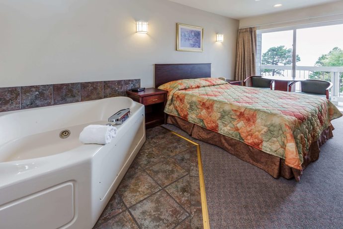 Imagen de la habitación del Hotel Travelodge By Wyndham Depoe Bay. Foto 11