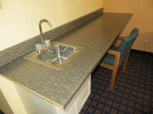 Imagen de la habitación del Hotel Travelodge By Wyndham Dodge City. Foto 7