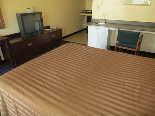 Imagen de la habitación del Hotel Travelodge By Wyndham Dodge City. Foto 10