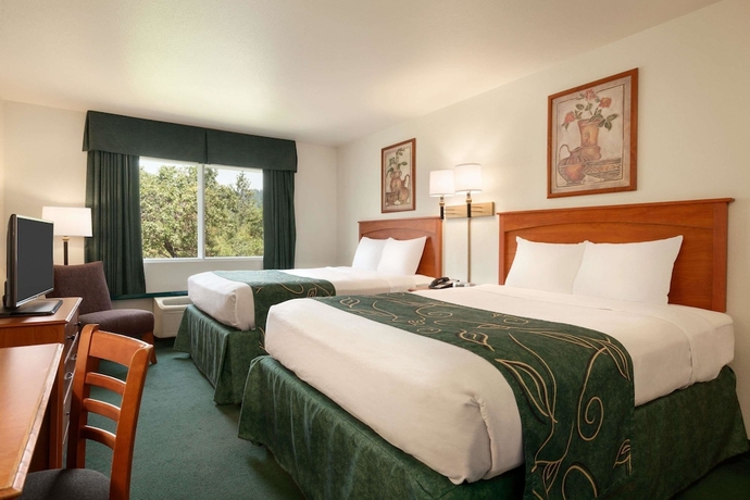 Imagen de la habitación del Hotel Travelodge By Wyndham Dunsmuir. Foto 4