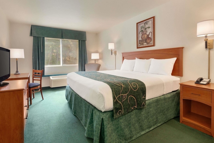 Imagen de la habitación del Hotel Travelodge By Wyndham Dunsmuir. Foto 7