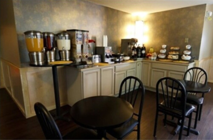 Imagen del bar/restaurante del Hotel Travelodge By Wyndham East Portland/gresham. Foto 6