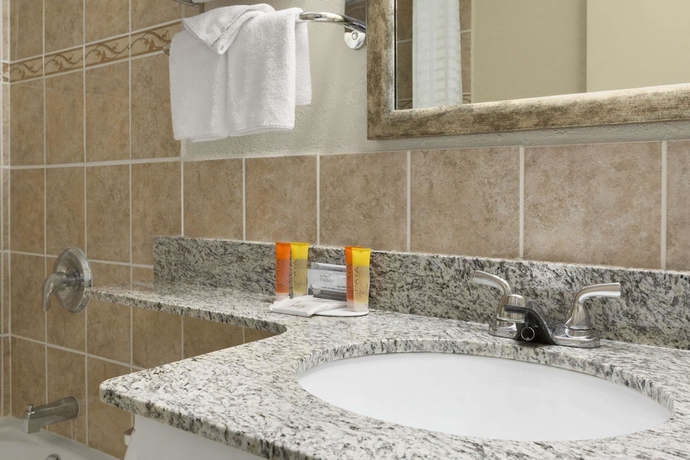 Imagen de la habitación del Hotel Travelodge By Wyndham Edmonton East. Foto 10