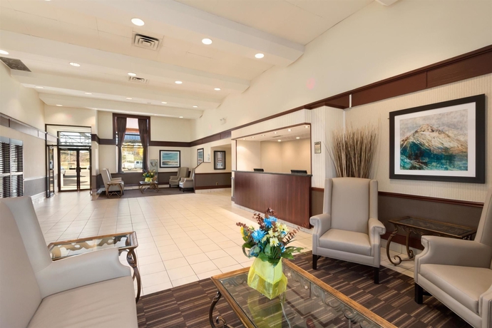 Imagen de los interiores del Hotel Travelodge By Wyndham Edmonton South. Foto 12