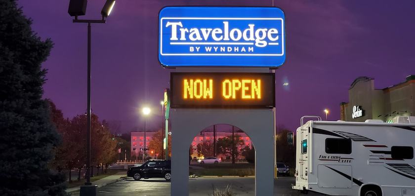 Imagen de los exteriores del Hotel Travelodge By Wyndham Elkhart. Foto 7