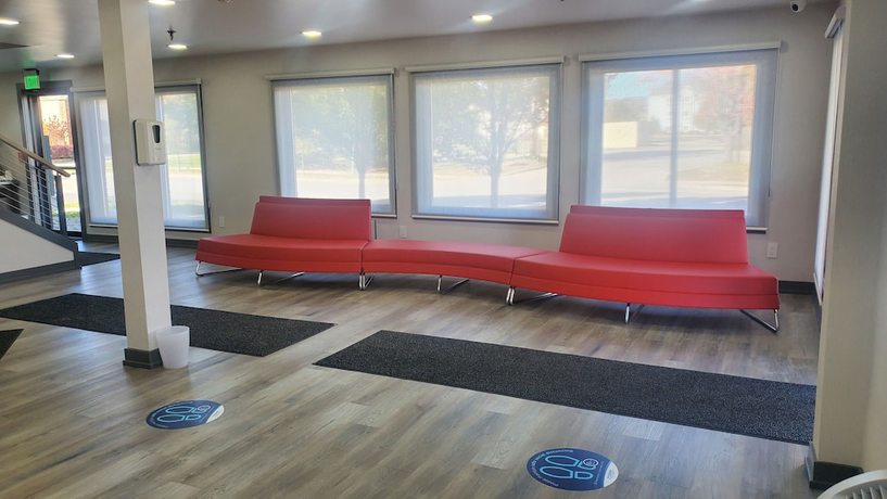 Imagen de los interiores del Hotel Travelodge By Wyndham Elkhart. Foto 8