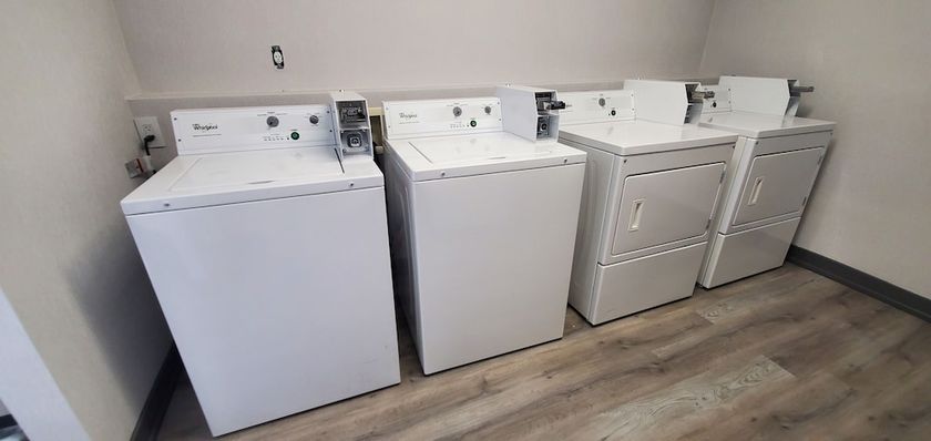 Imagen de los interiores del Hotel Travelodge By Wyndham Elkhart. Foto 10