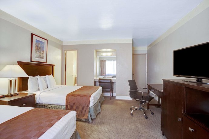 Imagen de la habitación del Hotel Travelodge By Wyndham Everett City Center. Foto 8