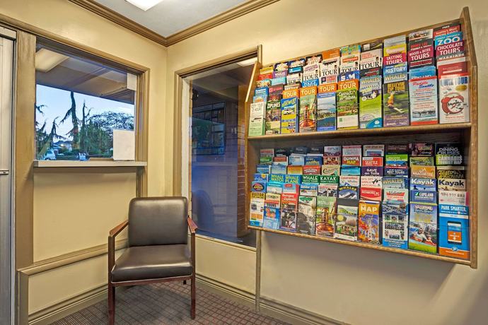 Imagen de los interiores del Hotel Travelodge By Wyndham Everett City Center. Foto 14