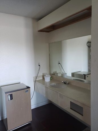 Imagen de la habitación del Hotel Travelodge By Wyndham Fairplex Pomona. Foto 11
