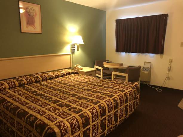 Imagen de la habitación del Hotel Travelodge By Wyndham Farmington. Foto 3