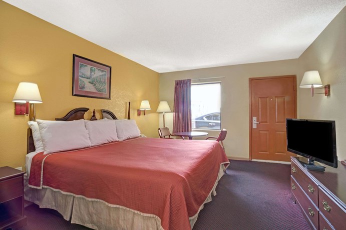 Imagen de la habitación del Hotel Travelodge By Wyndham Forest Park Atlanta South. Foto 4