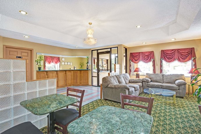 Imagen de los interiores del Hotel Travelodge By Wyndham Forest Park Atlanta South. Foto 7