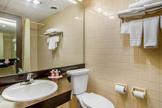 Imagen de la habitación del Hotel Travelodge By Wyndham Forsyth. Foto 15