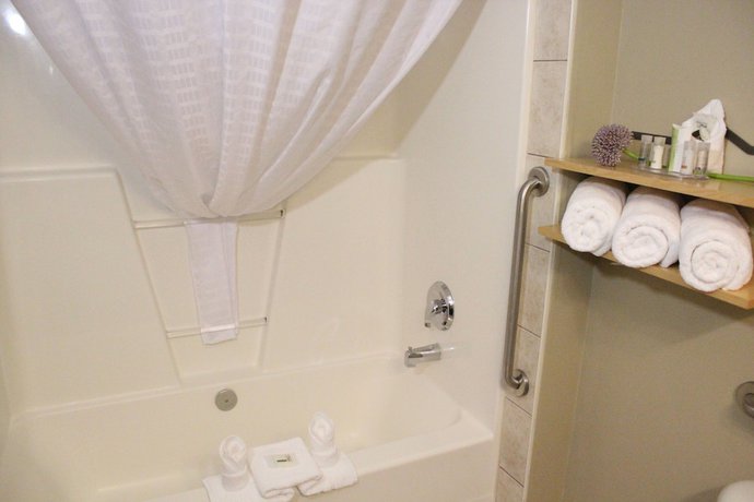 Imagen de la habitación del Hotel Travelodge By Wyndham Fort Mcmurray. Foto 14