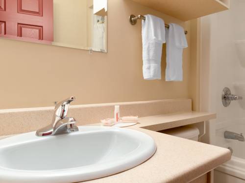 Imagen de la habitación del Hotel Travelodge By Wyndham Fredericton. Foto 6