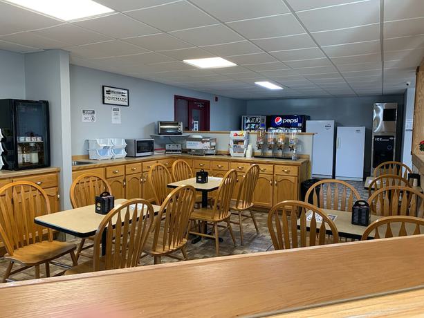 Imagen del bar/restaurante del Hotel Travelodge By Wyndham Fredericton. Foto 4