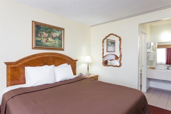 Imagen de la habitación del Hotel Travelodge By Wyndham Fullerton Near Anaheim. Foto 6