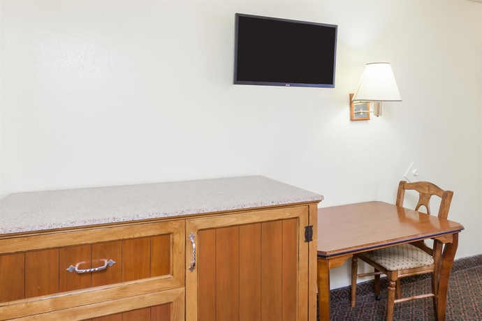 Imagen de la habitación del Hotel Travelodge By Wyndham Fullerton Near Anaheim. Foto 8