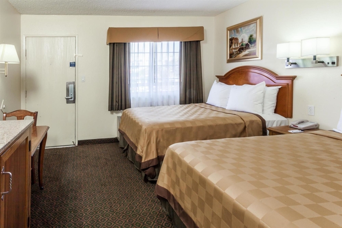Imagen de la habitación del Hotel Travelodge By Wyndham Fullerton Near Anaheim. Foto 9