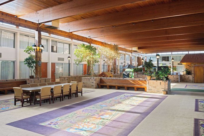 Imagen de los interiores del Hotel Travelodge By Wyndham Gaylord. Foto 17