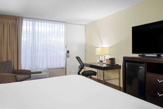 Imagen de la habitación del Hotel Travelodge By Wyndham Gaylord. Foto 14