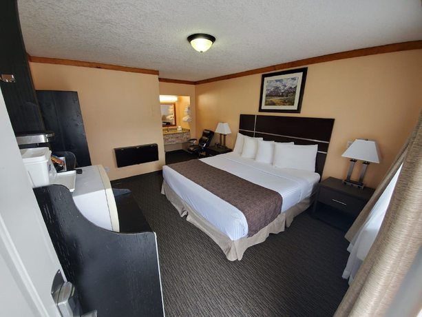 Imagen de la habitación del Hotel Travelodge By Wyndham Golden Sportsman Lodge. Foto 6