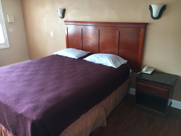 Imagen de la habitación del Hotel Travelodge By Wyndham Harbor City. Foto 5