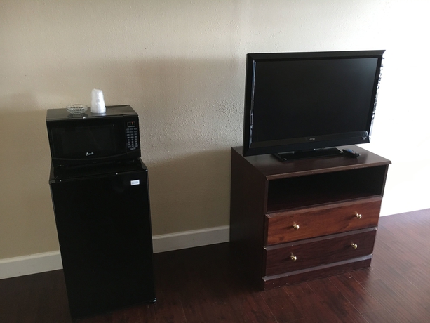 Imagen de la habitación del Hotel Travelodge By Wyndham Harbor City. Foto 10