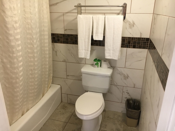 Imagen de la habitación del Hotel Travelodge By Wyndham Harbor City. Foto 17