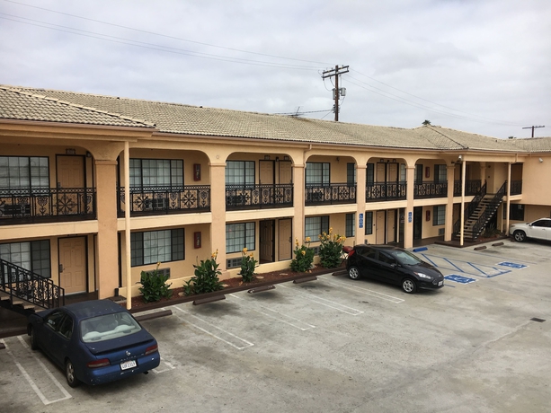 Imagen general del Hotel Travelodge By Wyndham Harbor City. Foto 2