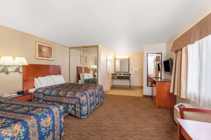 Imagen de la habitación del Hotel Travelodge By Wyndham Hemet Ca. Foto 1